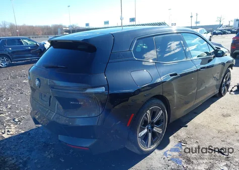 2025 BMW Ix xDrive50 из США, поврежденный, VIN WB523CF07SCS26350